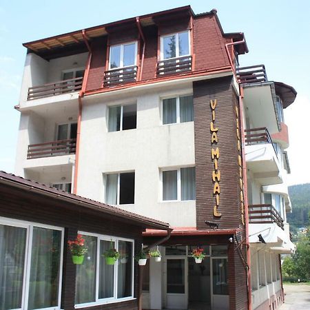 Vila Mihail Hotell Buşteni Exteriör bild